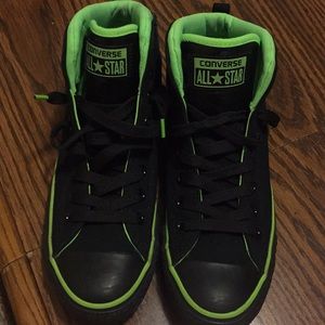 NEW EXCLUSIVE CONVERSE - Men's 7.5 Women's 9.5